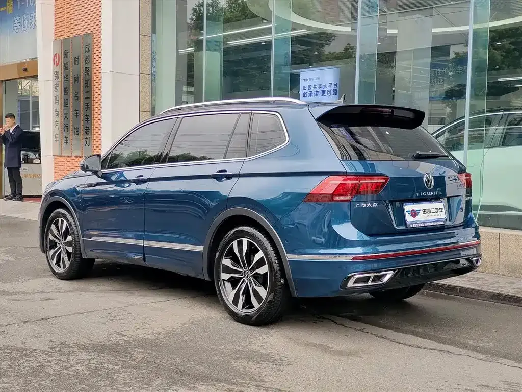 Volkswagen Tiguan L — фото 7