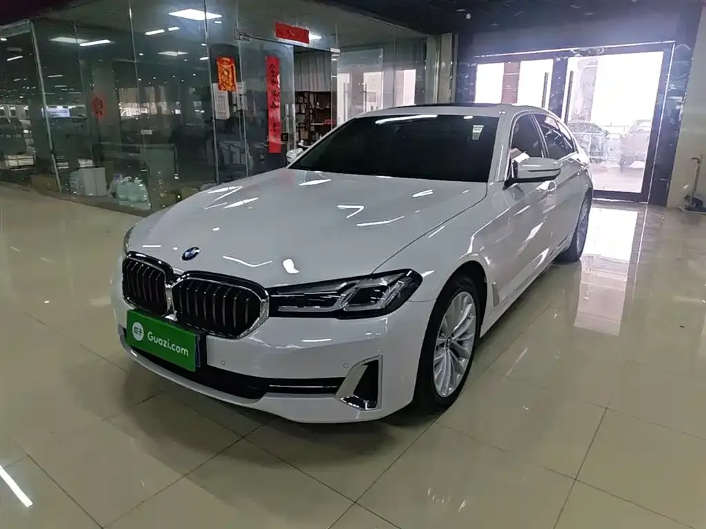 BMW 5 Series — фото 1