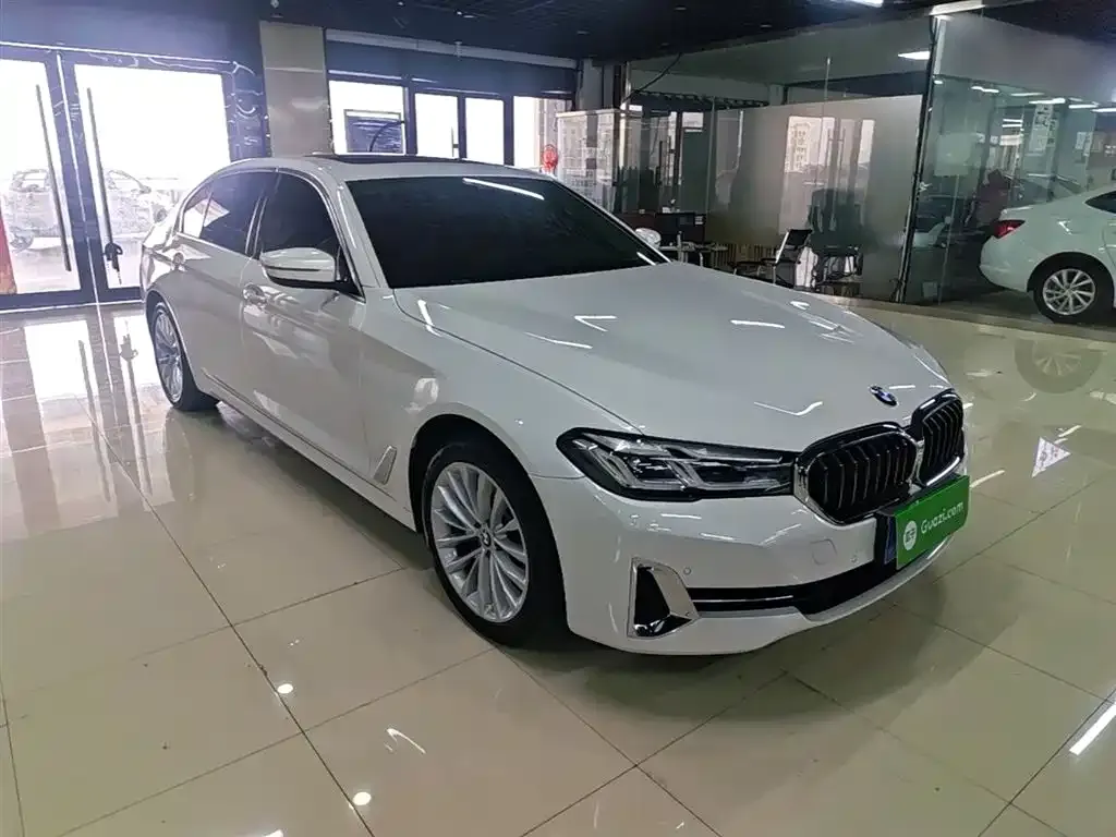 BMW 5 Series — фото 10