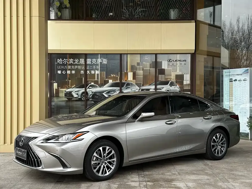 Lexus ES — фото 1