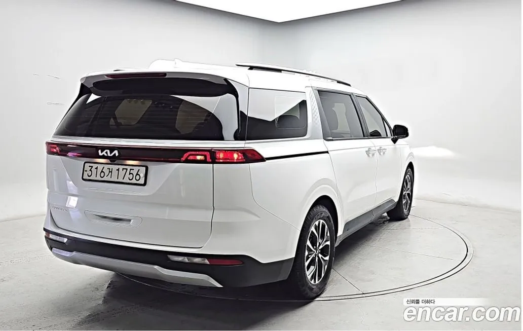 Kia Carnival — фото 2