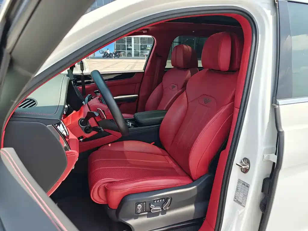 Bentley Bentayga PHEV 2021 из CN, фото 2