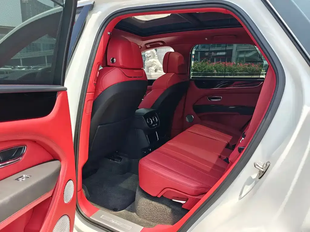 Bentley Bentayga PHEV 2021 из CN, фото 7
