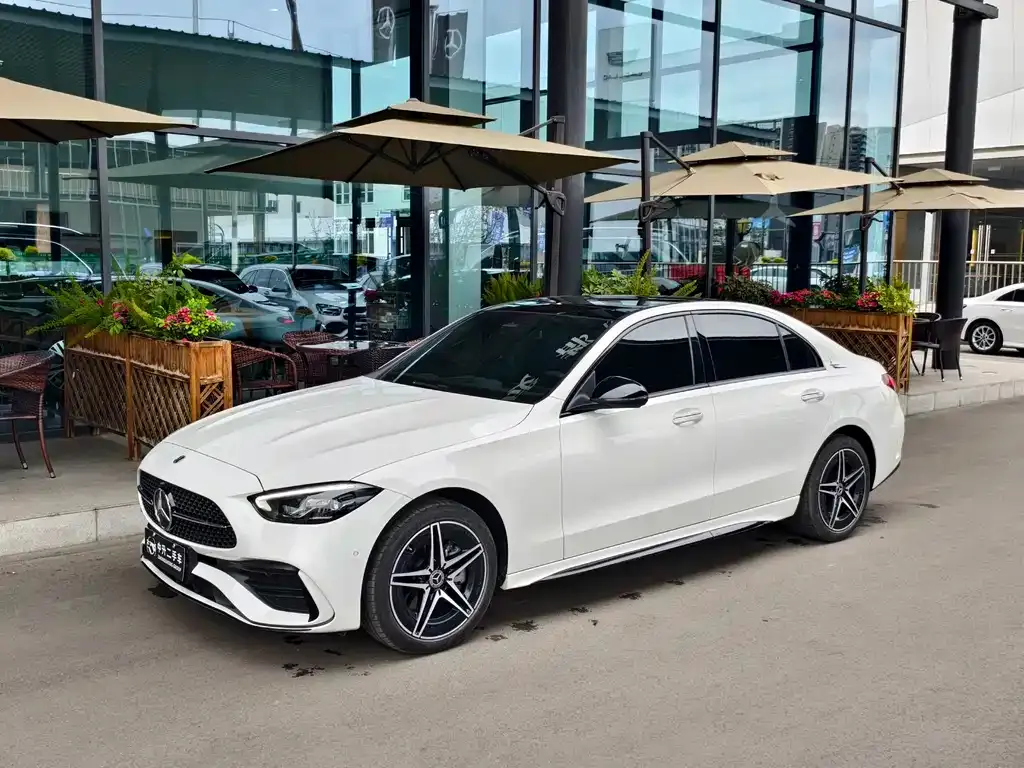 Mercedes-Benz C-Class — фото 1