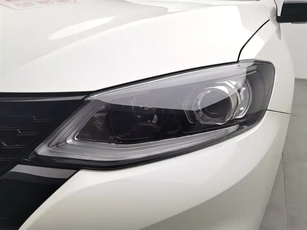 Nissan Tiida 2024 из CN, фото 3