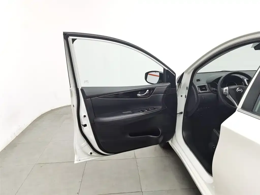 Nissan Tiida 2024 из CN, фото 7