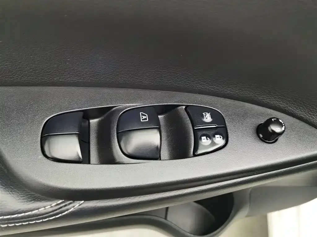 Nissan Tiida 2024 из CN, фото 8
