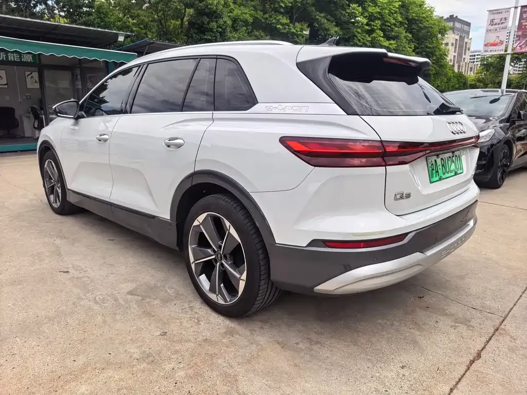 Audi Q5 e-tron 2023 из CN, фото 4