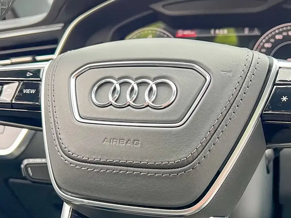 Audi A6L — фото 8