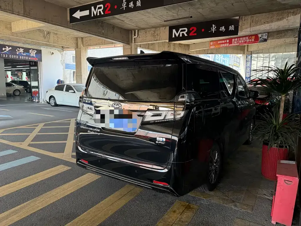 Toyota Vellfire — фото 6