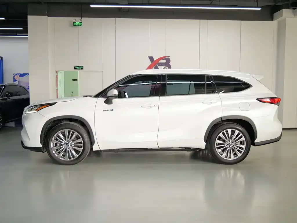 Toyota Highlander — фото 2