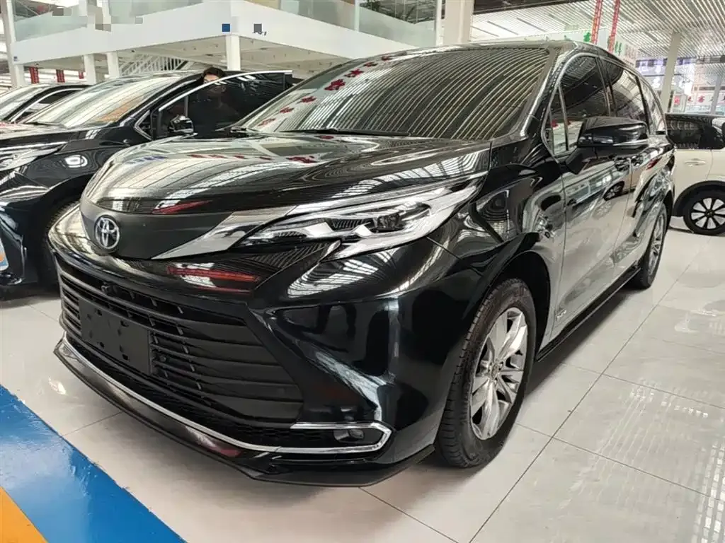 Toyota Sienna — фото 8