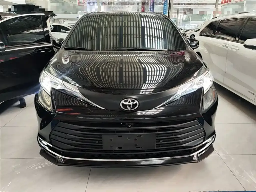 Toyota Sienna — фото 9