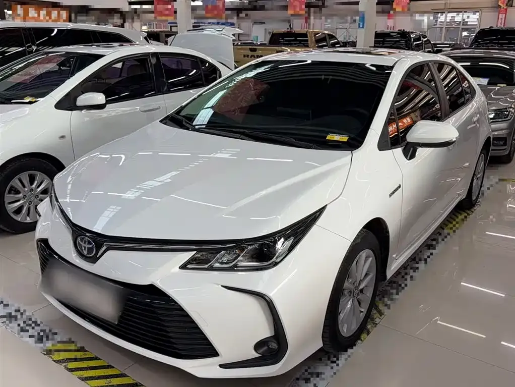 Toyota Corolla — фото 1