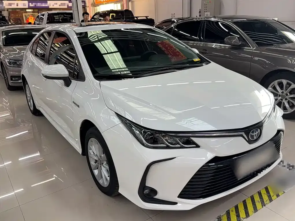 Toyota Corolla — фото 5