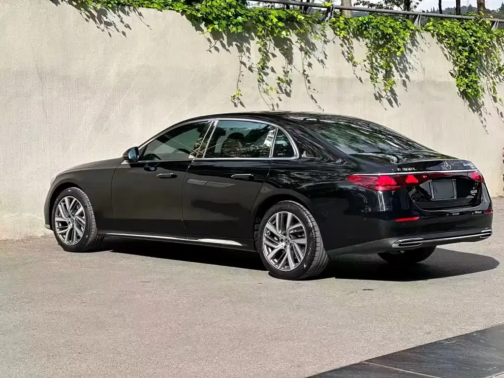 Mercedes-Benz E-Class — фото 6
