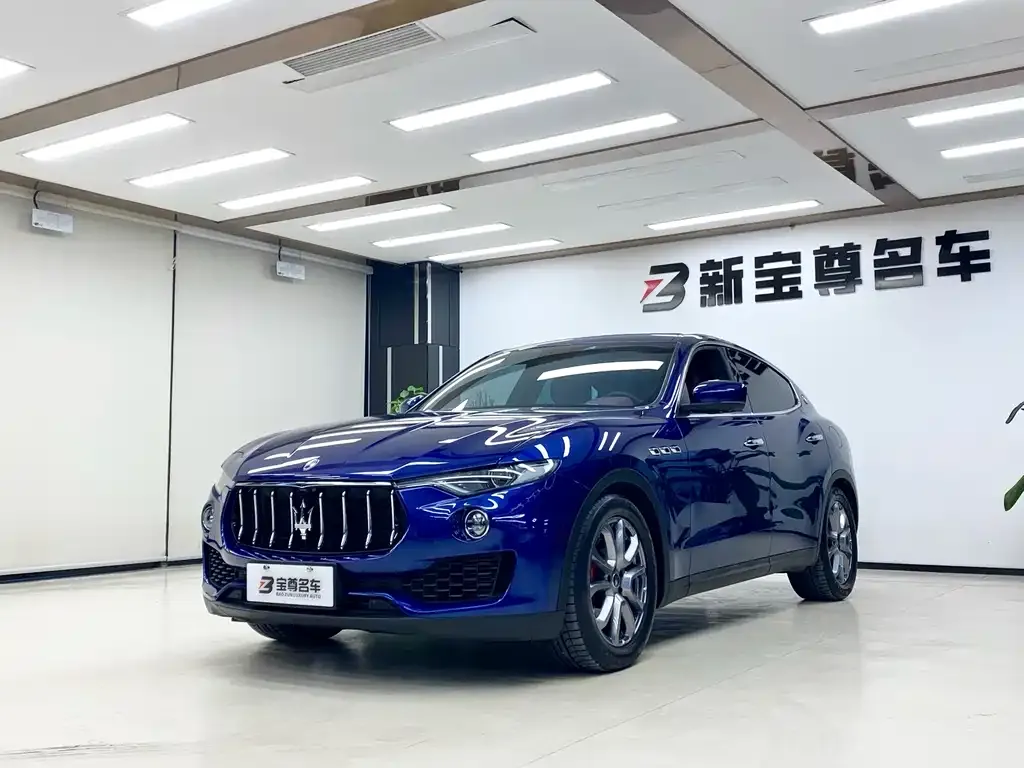 Maserati Levante — фото 1