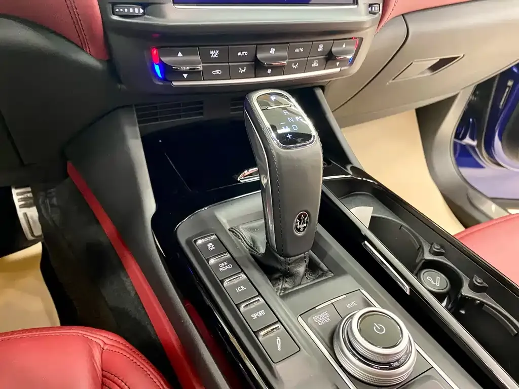 Maserati Levante — фото 4