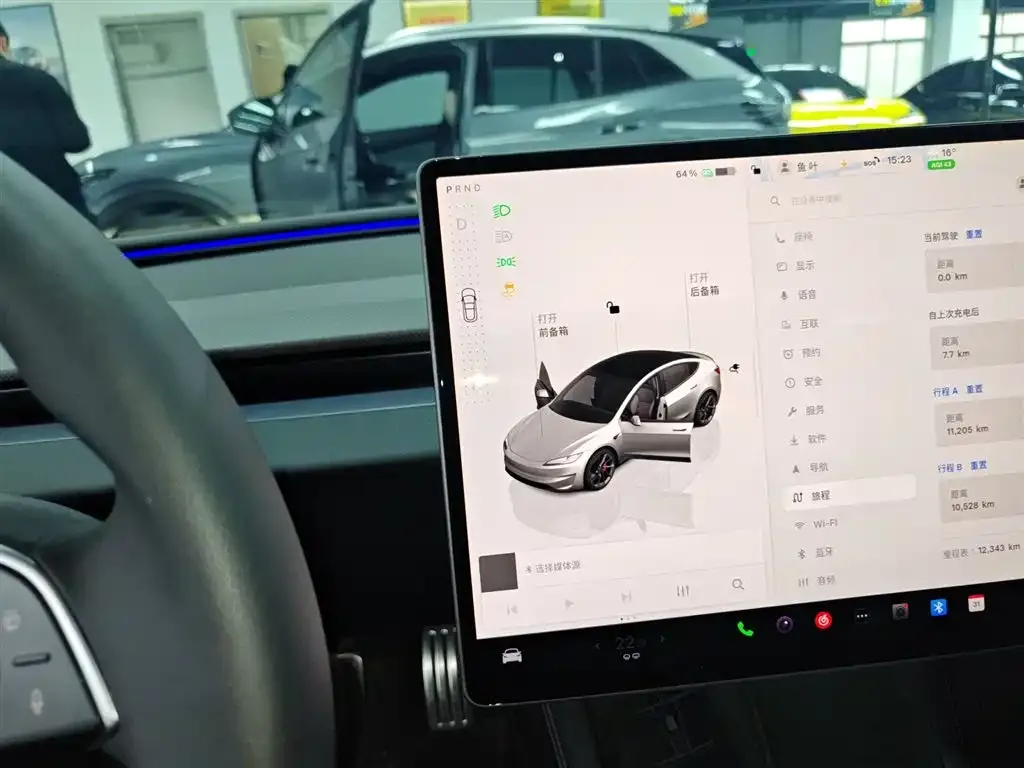 Tesla Model 3 — фото 6