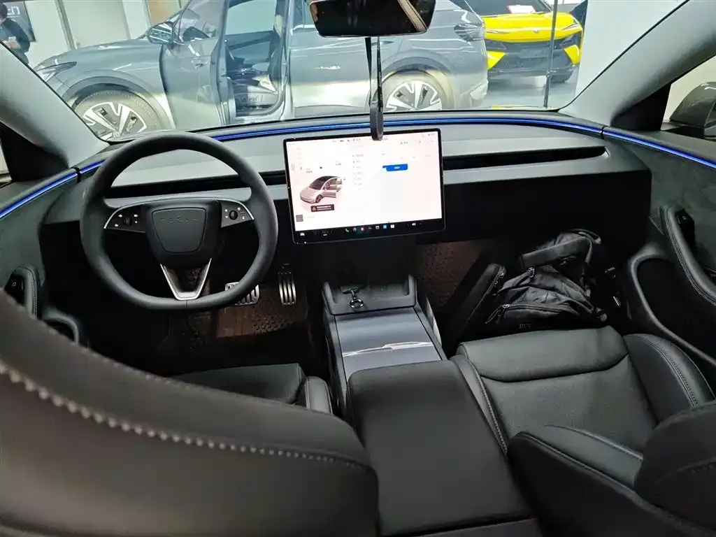 Tesla Model 3 — фото 3