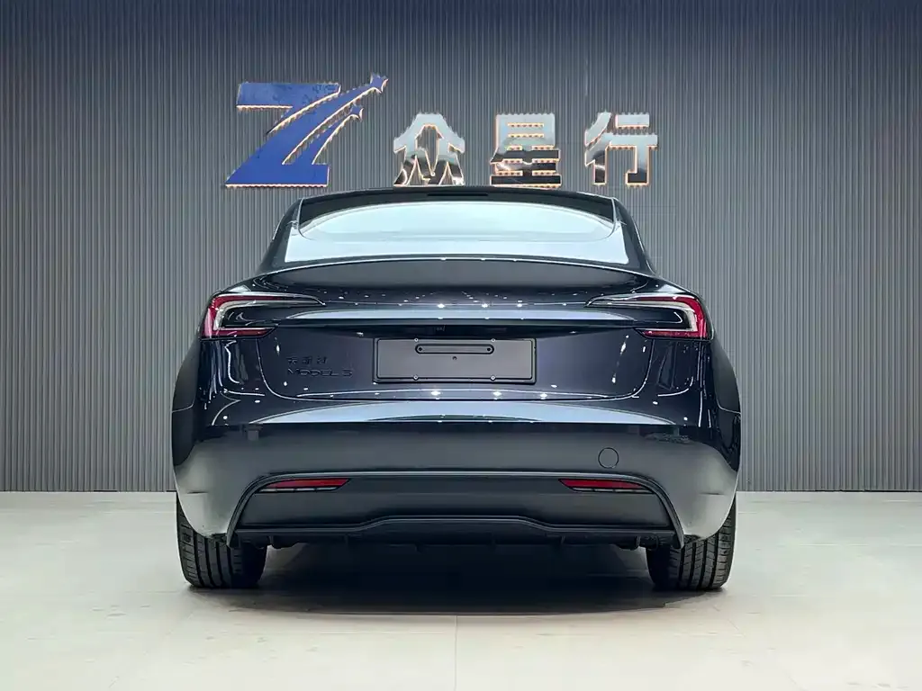 Tesla Model 3 — фото 7