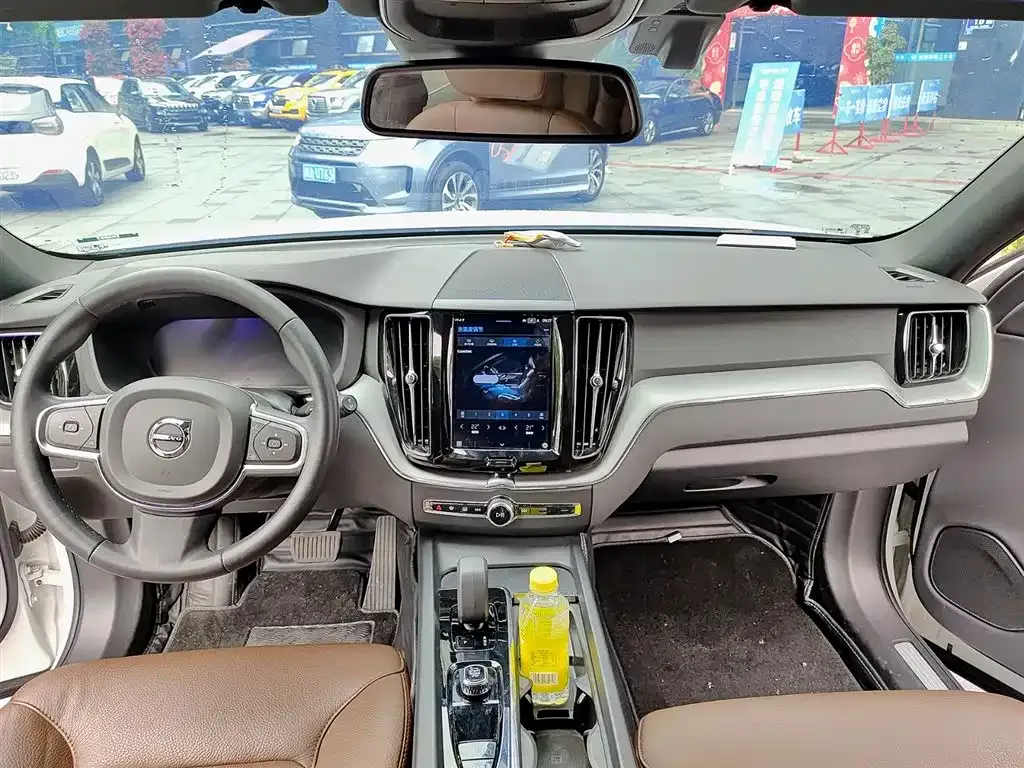 Volvo XC60 2024 из CN, фото 8
