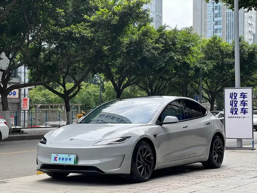 Tesla Model 3 — фото 1
