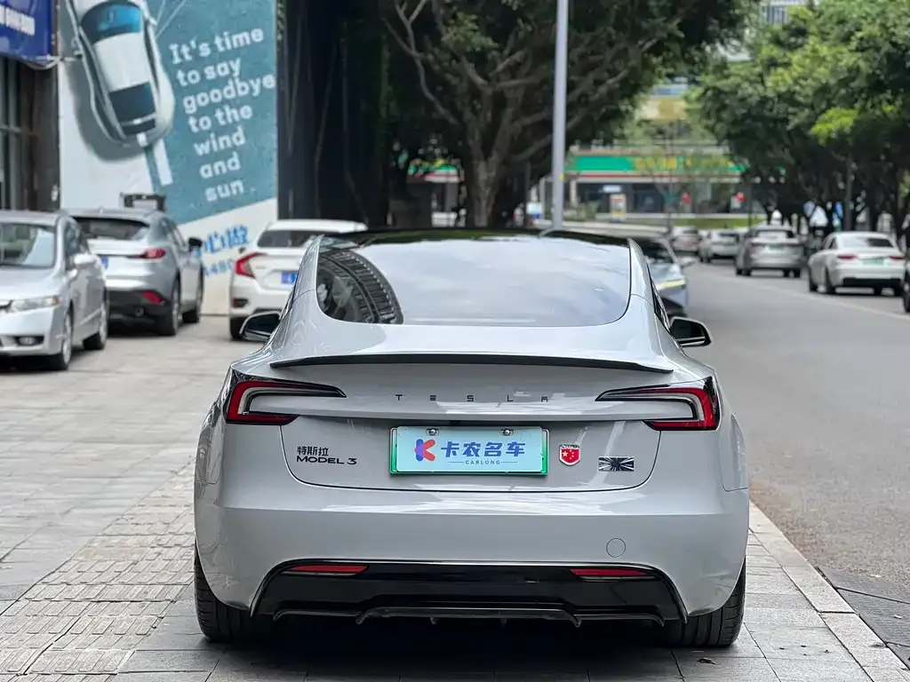 Tesla Model 3 — фото 7