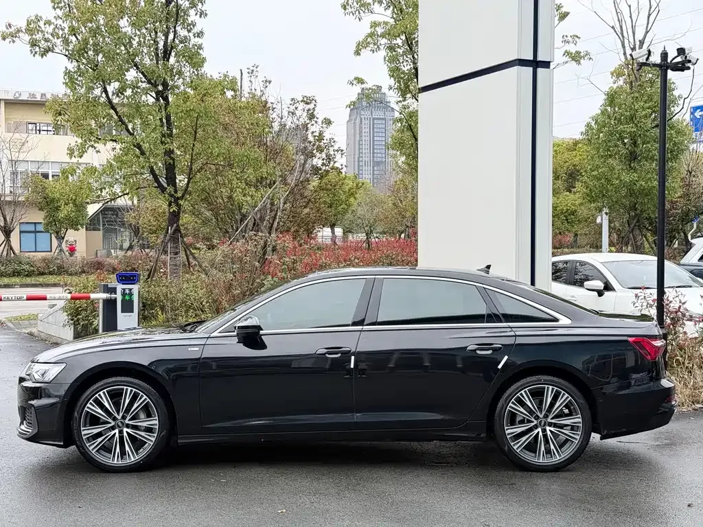 Audi A6L 2022 из CN, фото 8