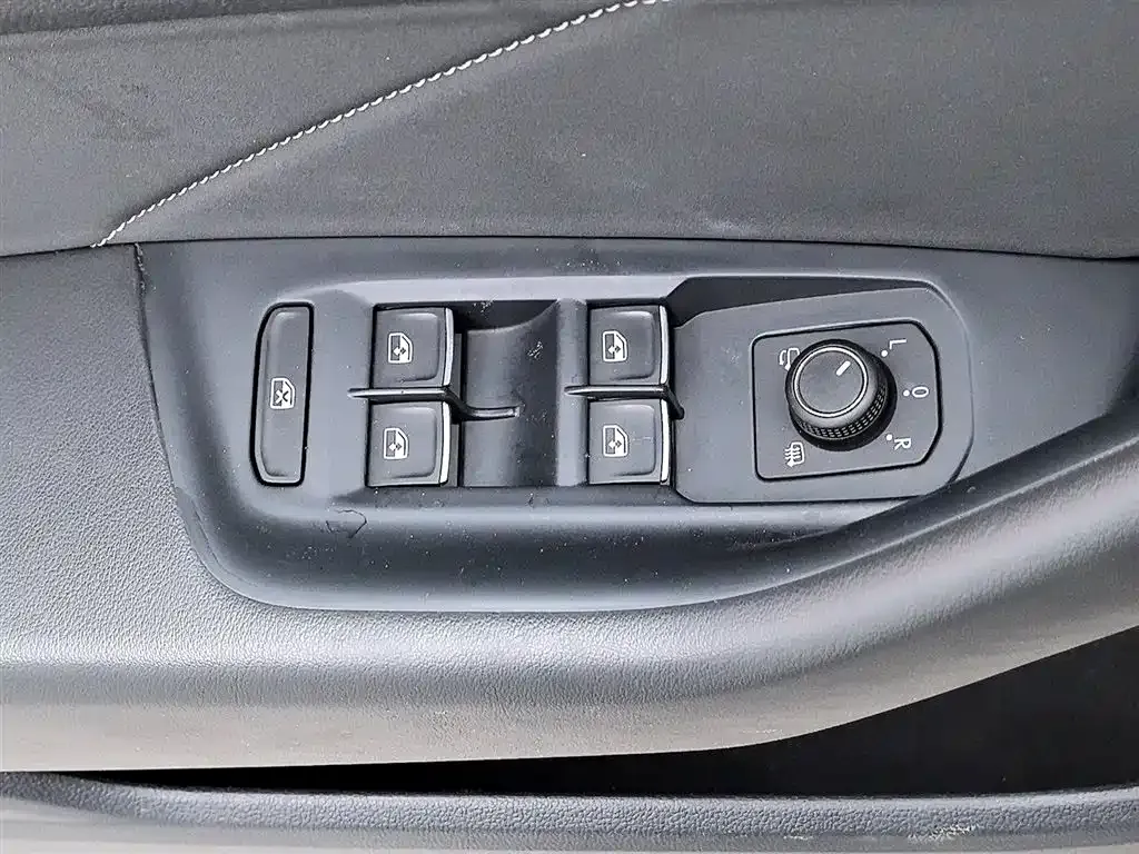 Volkswagen CC — фото 9