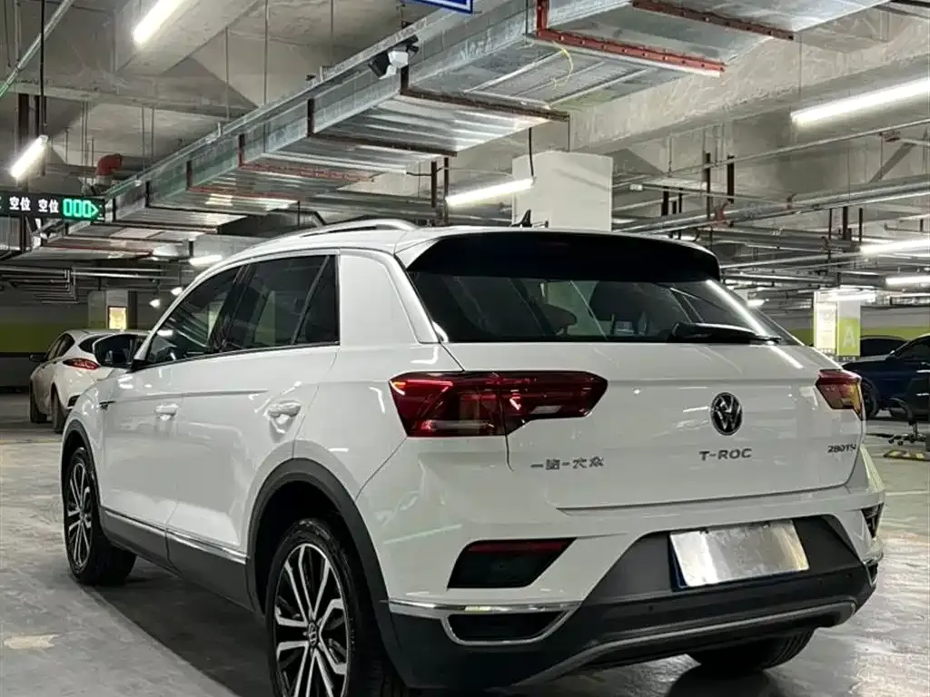 Volkswagen T-Roc — фото 4