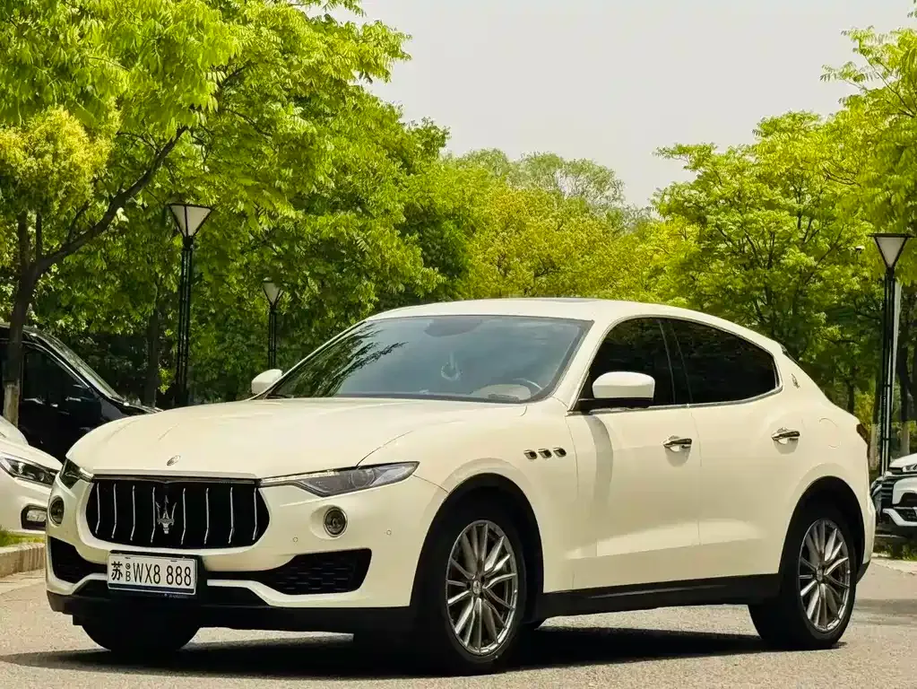 Maserati Levante — фото 1