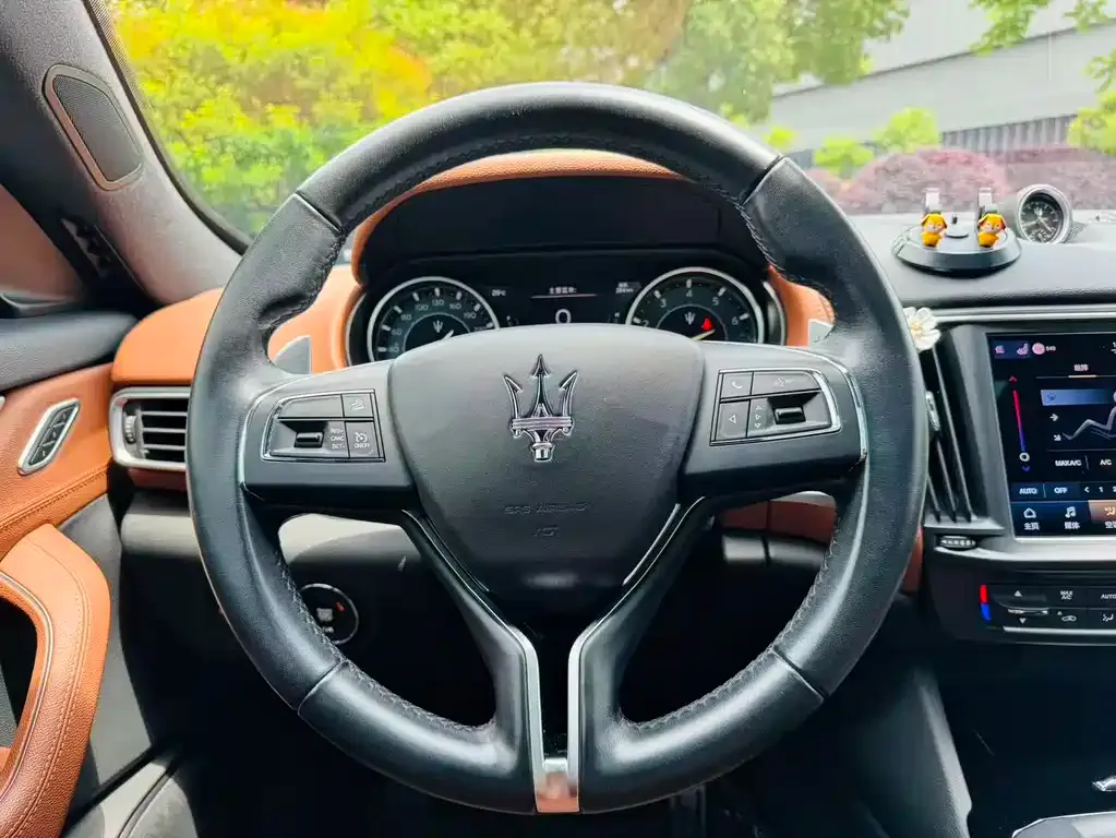 Maserati Levante — фото 3