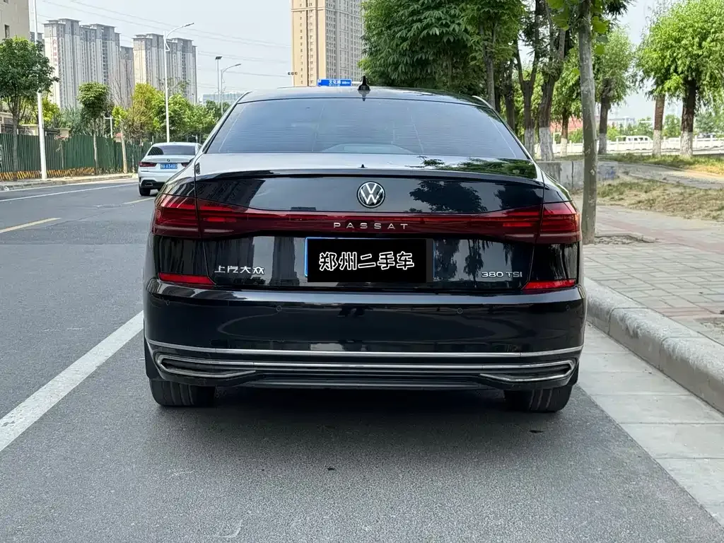 Volkswagen Passat — фото 8