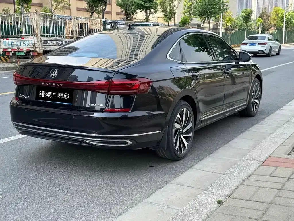 Volkswagen Passat — фото 7