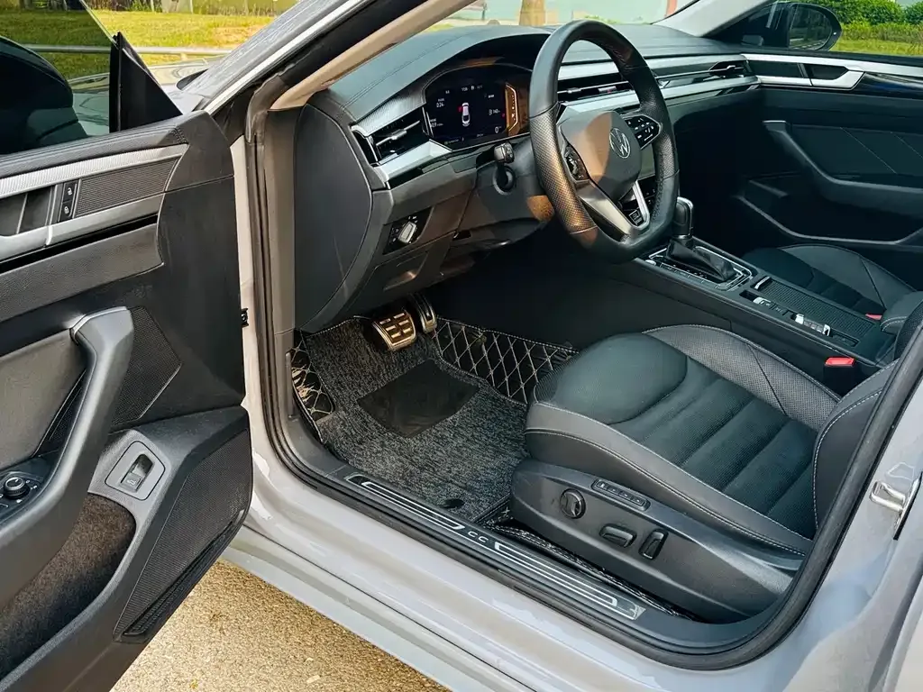 Volkswagen CC 2023 из CN, фото 9
