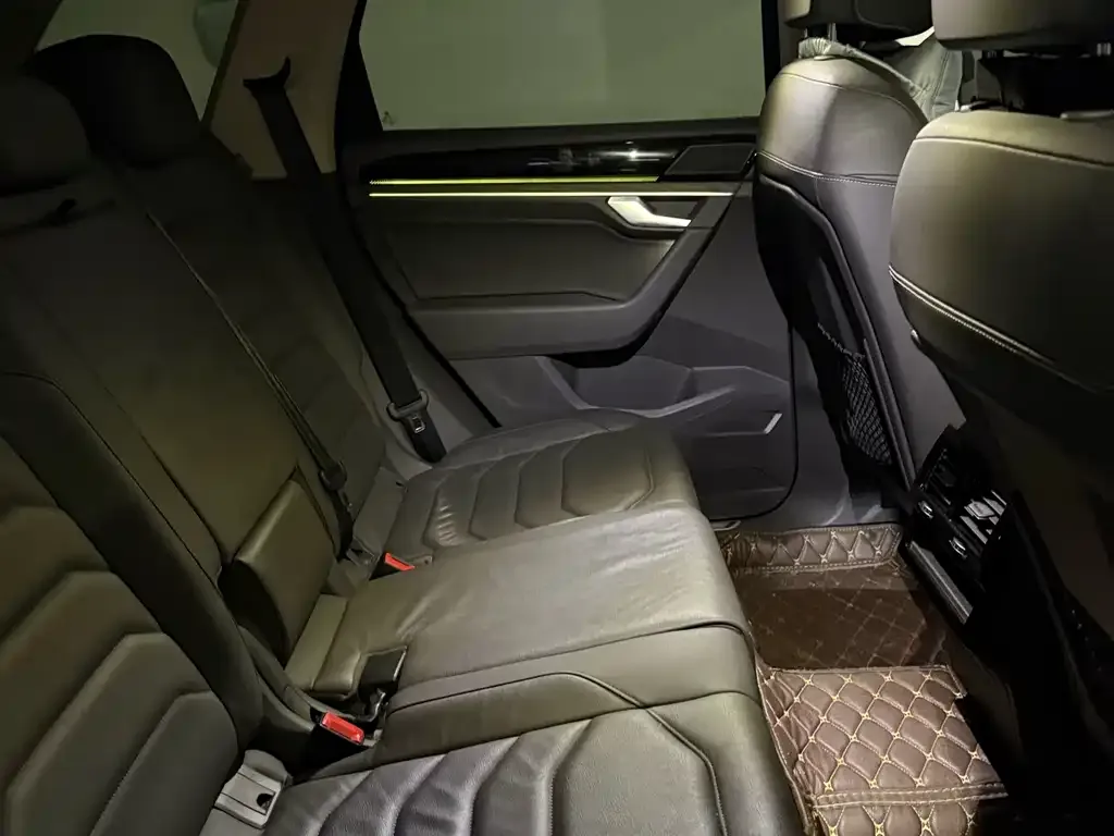 Volkswagen Touareg 2023 из CN, фото 5