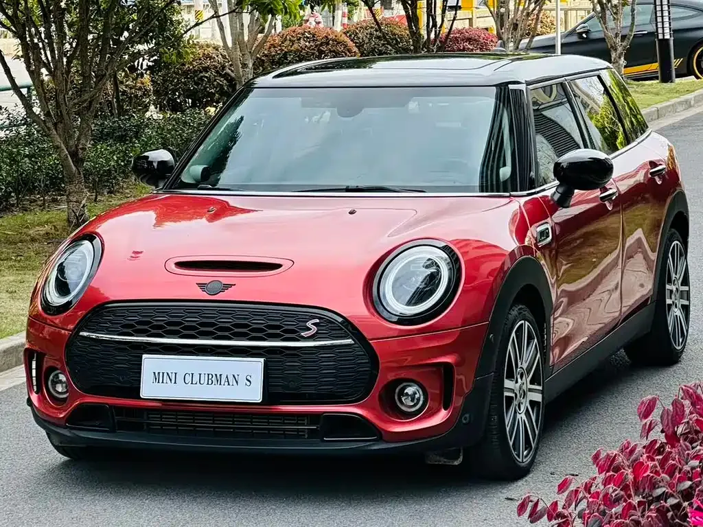 MINI Clubman — фото 1