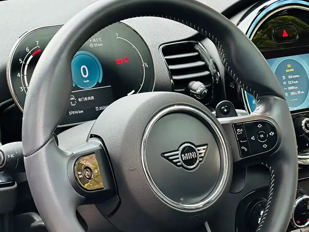 MINI Clubman — фото 2