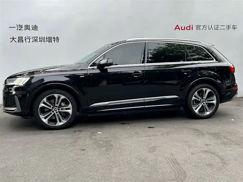 Audi Q7 — фото 10