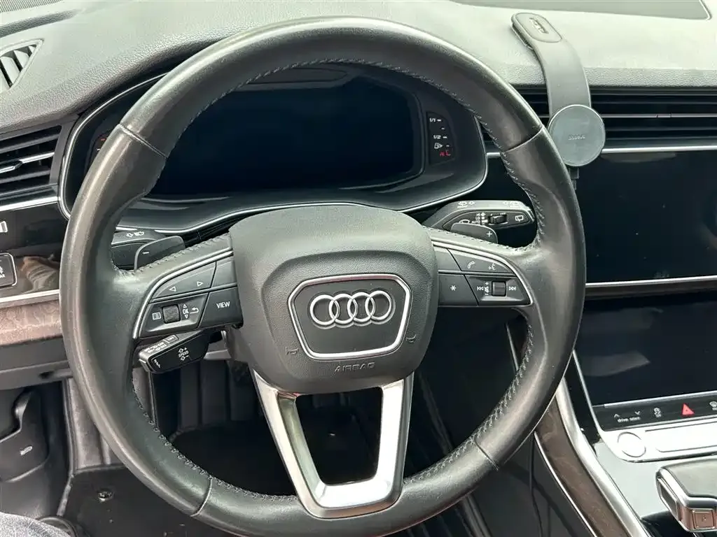 Audi Q7 — фото 3