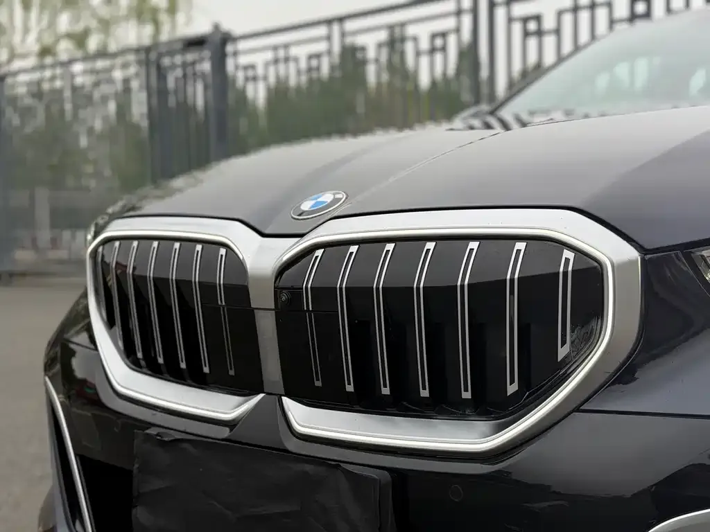 BMW 5 Series — фото 2