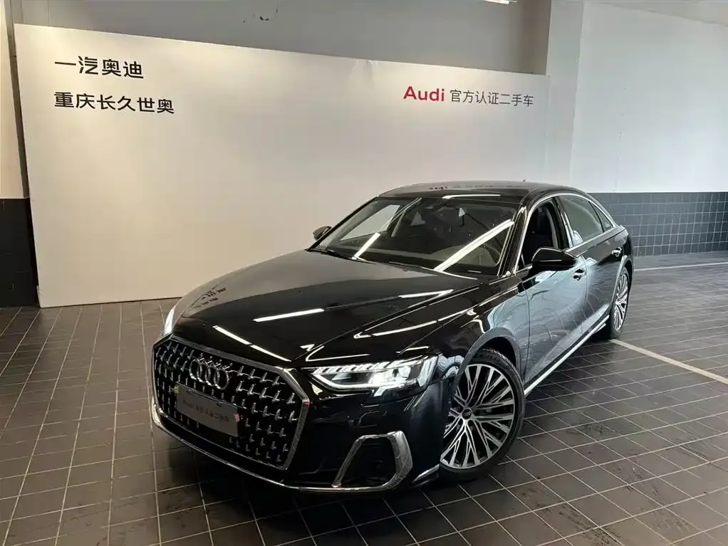 Audi A8 — фото 1