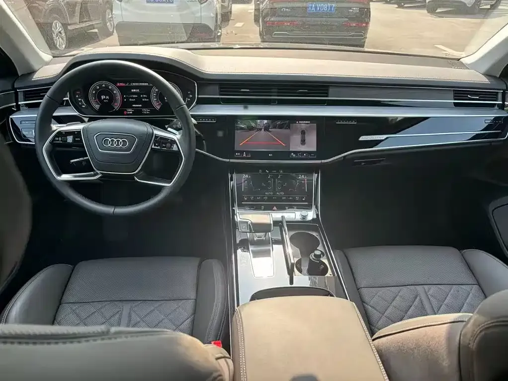Audi A8 — фото 3