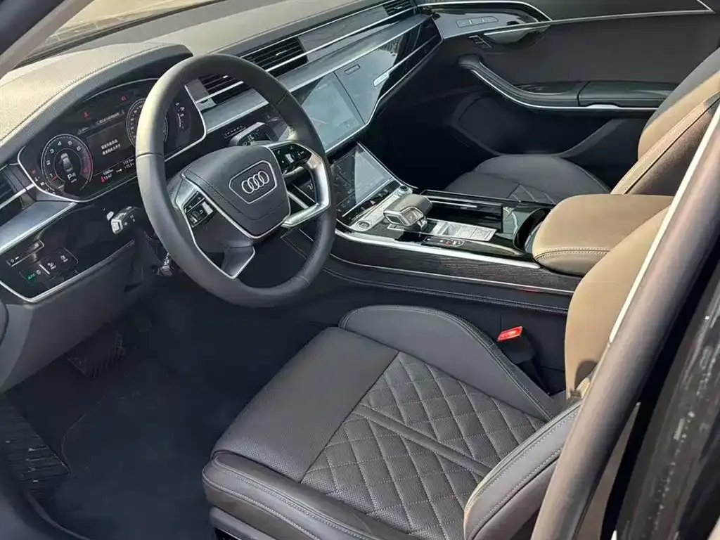 Audi A8 — фото 4