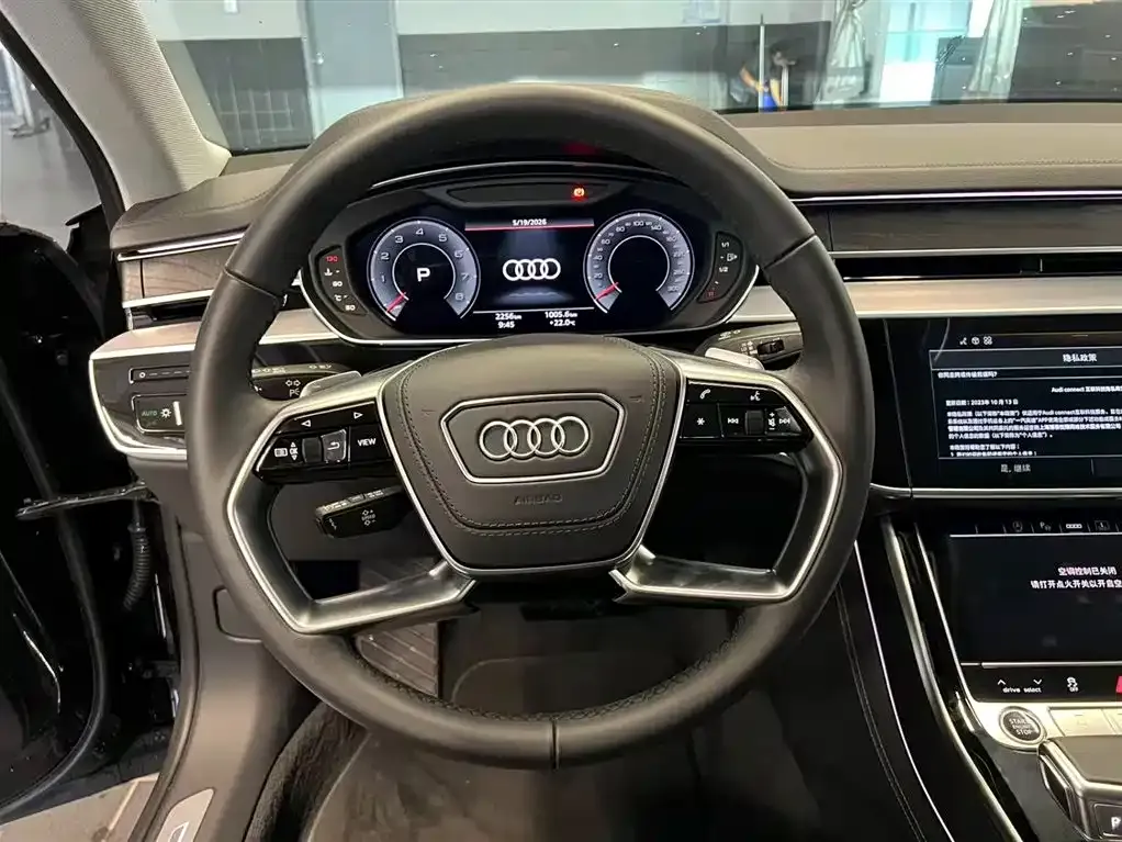 Audi A8 — фото 8