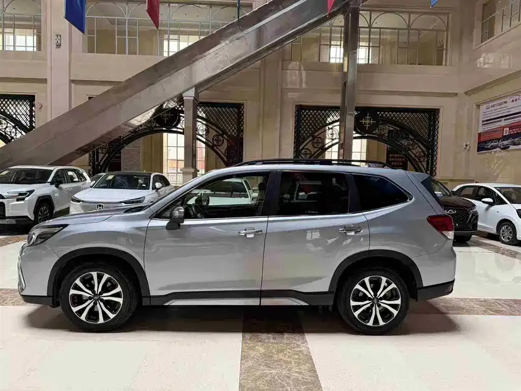 Subaru Forester — фото 4