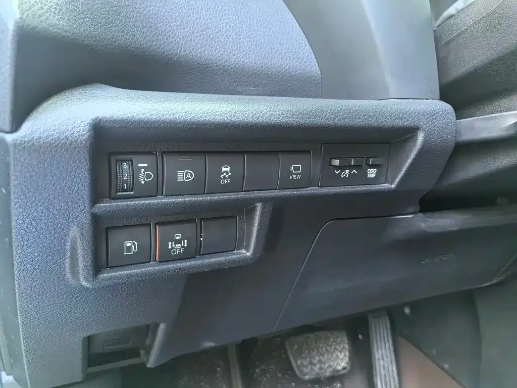 Toyota Granvia — фото 3