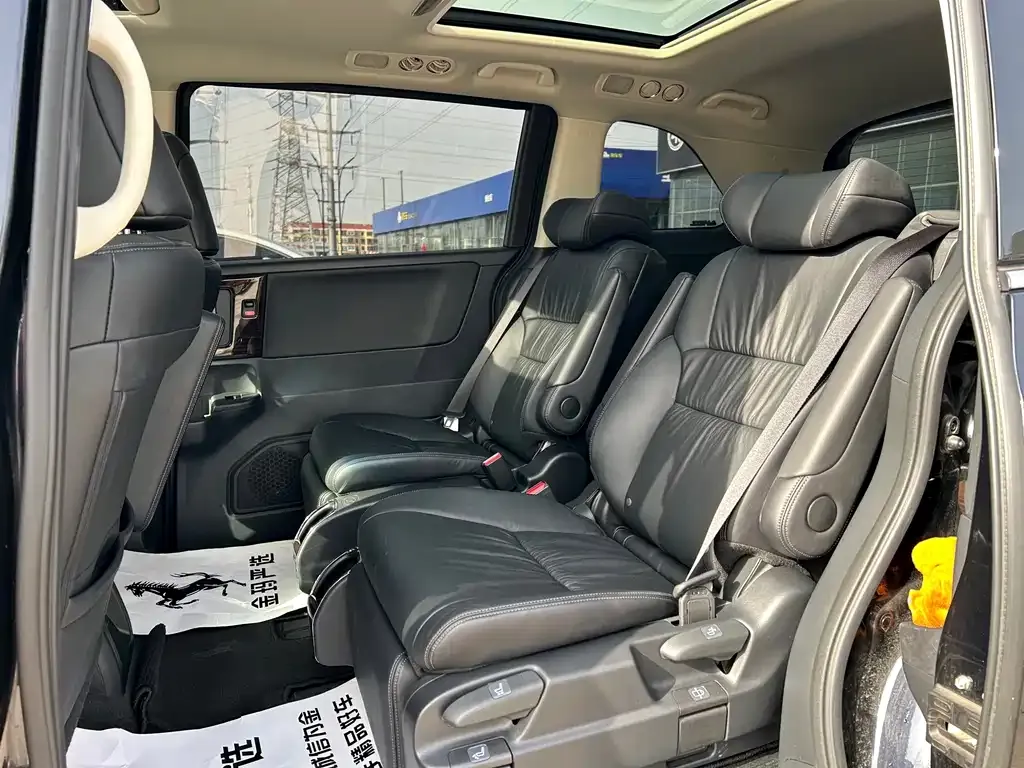 Honda Odyssey — фото 10