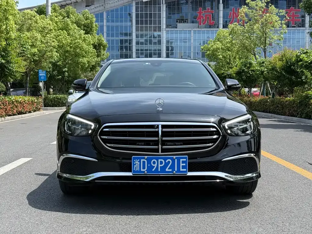 Mercedes-Benz E-Class — фото 10